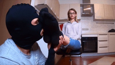 Eva – Fresh 19yo Woman – Foot Worship