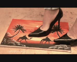 Picture Under Sweet High-heeled shoes